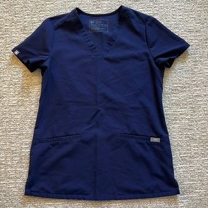 XXS Figs Casma™ Three-Pocket Scrub Top